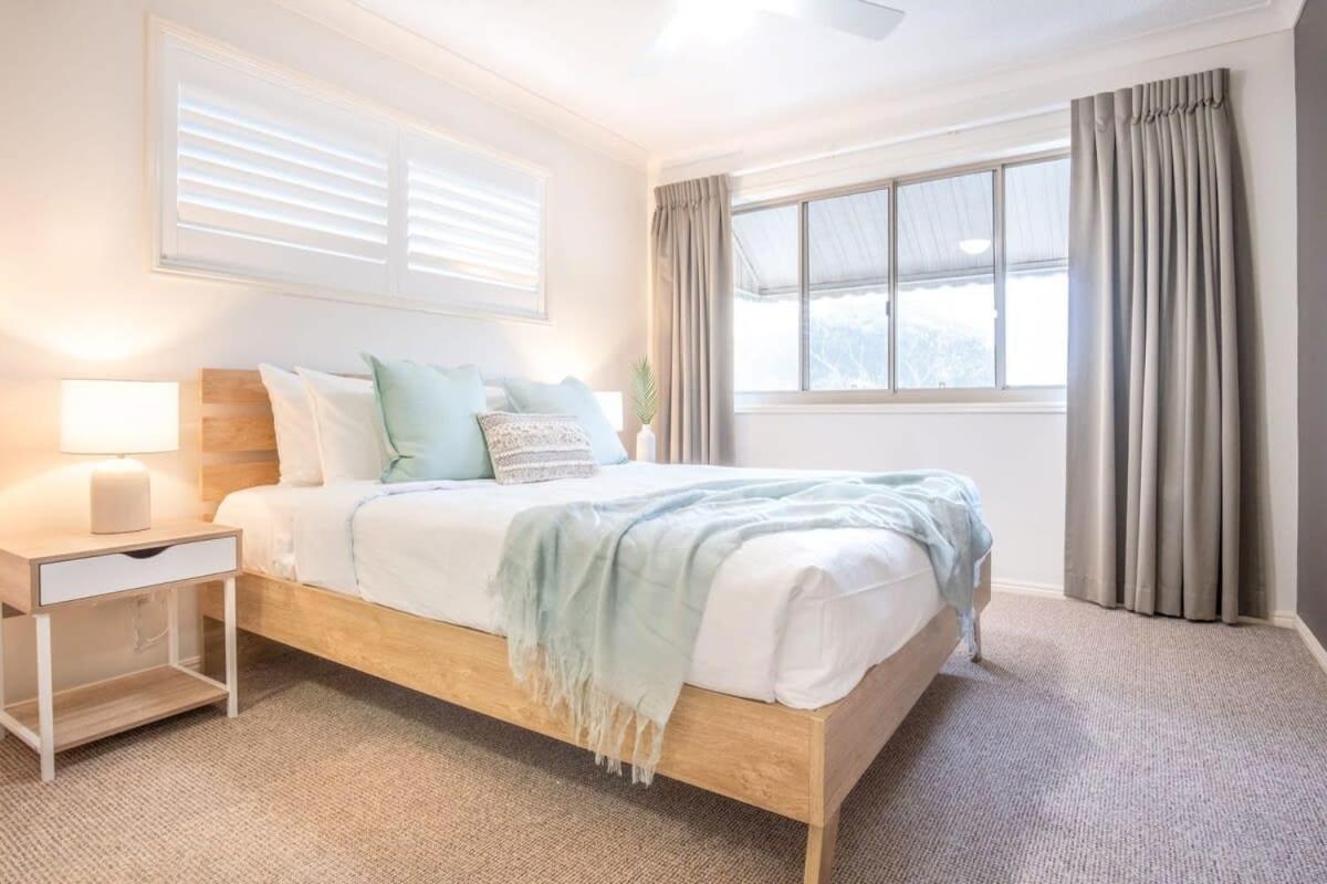 Spacious Apartment, Walk To Kings Beach Caloundra Exterior foto